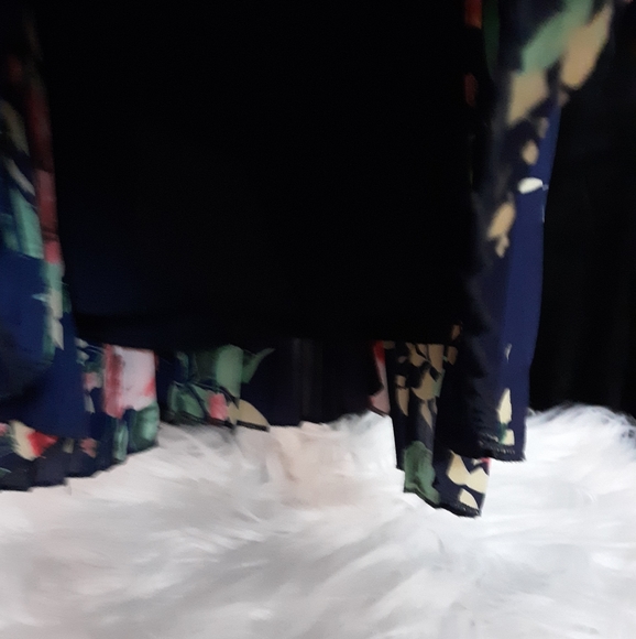 Top - Picture 3 of 8